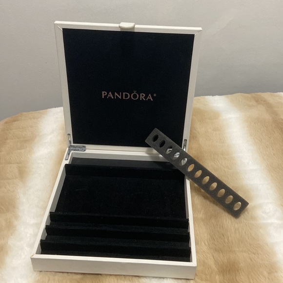 Pandora White Jewellery Box - Picture 2 of 16